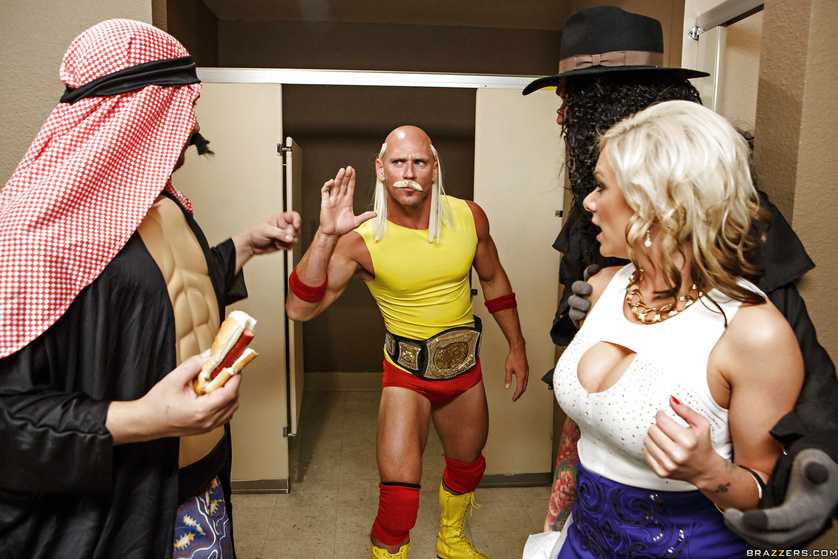 Cock-a-mania running wild, brother - hulked-up wrestler fucks a blonde