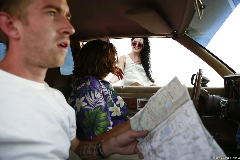 Tattooed brunette is looking for fantastic fuck session